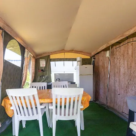 Camping Jelling אוהל מפואר *